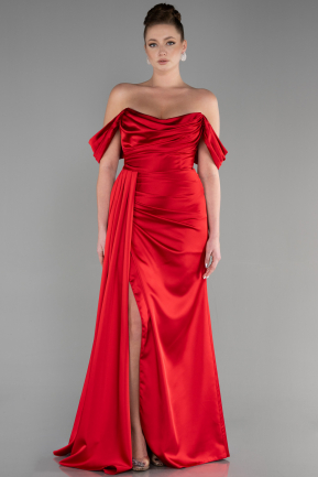 Kırmızı Kayık Yaka Yırtmaçlı Uzun Saten Mezuniyet Elbisesi ABU3514