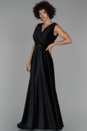 Siyah Uzun Kruvaze Yaka Sim Detaylı Kadife Abiye Elbise ABU1513
