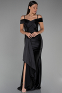 Siyah Kayık Yaka Uzun Saten Mezuniyet Elbisesi ABU3240