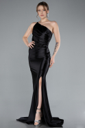 Siyah Tek Omuz Yırtmaçlı Uzun Saten Mezuniyet Elbisesi ABU5022