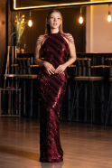 Bordo Halter Yaka Omuz Boncuk Detaylı Uzun Pullu Abiye ABU6417
