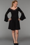 Kısa Siyah Dekoltesiz Elbise SS20840