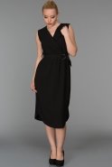 Kısa Siyah Kemer Detaylı Elbise T2998
