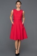 Kırmızı Kolsuz Mezuniyet Elbisesi L8033