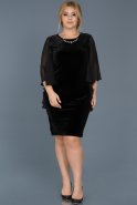 Siyah Kadife Kolye Detaylı Büyük Beden Elbise ABK304