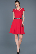 Kırmızı Kısa Kemer Detaylı Mezuniyet Elbisesi ABK427