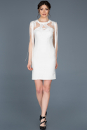 Kısa Beyaz Davet Elbisesi ABK439