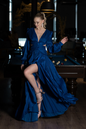 Saks Mavi Uzun Kol Yırtmaçlı Şifon Mezuniyet Elbisesi ABU3397