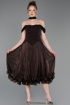 Kahve Omuz Dekolteli Peplum Midi Şifon Davet Elbisesi ABK2619