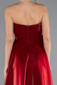 Bordo Straplez Çiçek Aksesuarlı Midi Saten Davet Elbisesi ABK2363