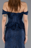 Lacivert Kayık Yaka Peplum Kesim Uzun Dantel Abiye Elbise ABU5609