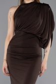 Kahve Asimetrik Drape Detaylı Dik Yaka Midi Gece Elbisesi ABK2507