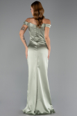 Açık Haki Balenli Kayık Yaka Uzun Saten Abiye Elbise ABU6574