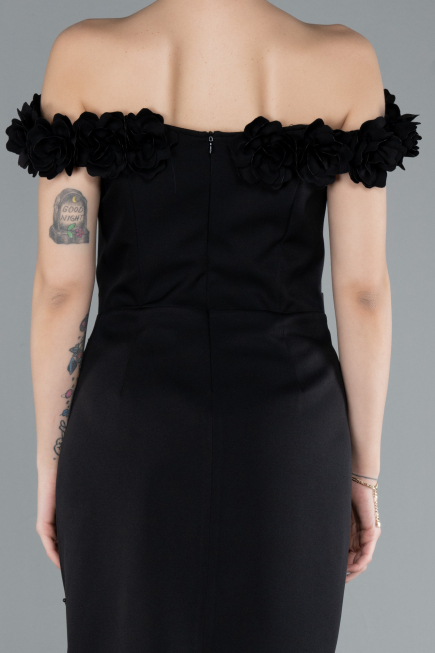 Siyah Çiçekli Kayık Yaka Boncuklu Midi Davet Elbisesi ABK2248