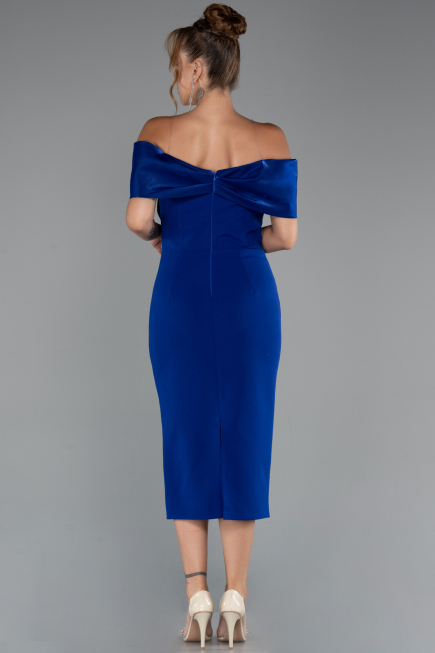 Saks Mavi Saten Kayık Yaka Midi Davet Elbisesi ABK2263