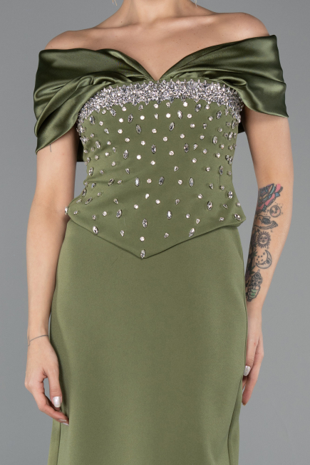 Haki Saten Kayık Yaka Taşlı Peplum Kesim Uzun Abiye ABU5440