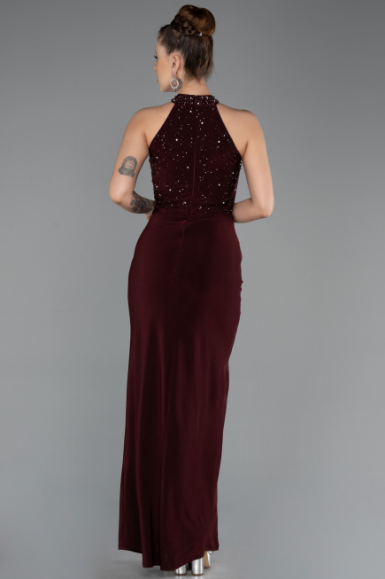 Bordo Taşlı Halter Yaka Yırtmaçlı Uzun Abiye Elbise ABU5593