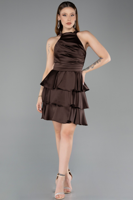 Kahve Halter Yaka Kısa Saten Mezuniyet Elbisesi ABK2528