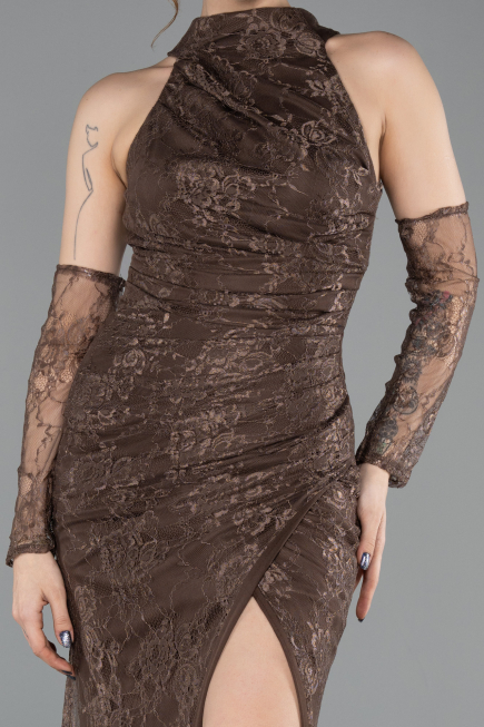 Kahve Halter Yaka Eldivenli Uzun Dantel Balık Abiye ABU5598
