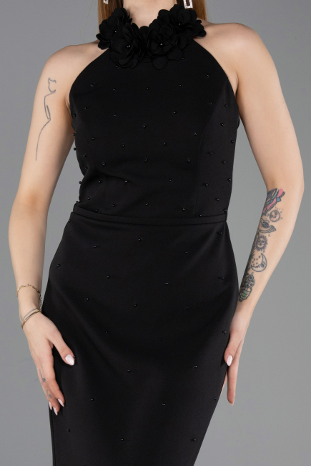 Siyah Çiçekli Halter Yaka İnci Detay Midi Davet Elbisesi ABK2551