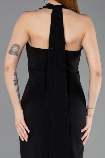 Siyah Çiçekli Halter Yaka İnci Detay Midi Davet Elbisesi ABK2551