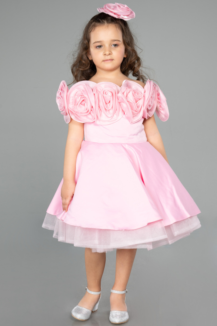 Pembe Çiçek Aplikeli Tokalı Kısa Saten Kız Çocuk Abiye ABK2573