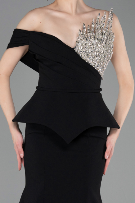 Siyah Taş İşlemeli Peplum Kesim Uzun Balık Abiye ABU6153