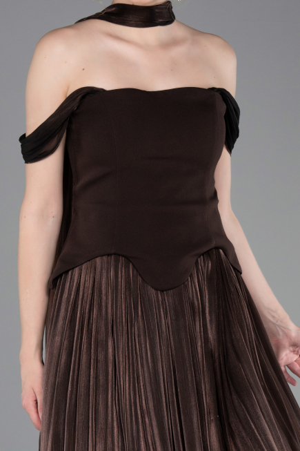 Kahve Omuz Dekolteli Peplum Midi Şifon Davet Elbisesi ABK2619